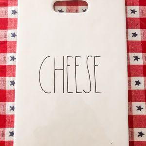 Rae Dunn - Cheese cutting board 🧀